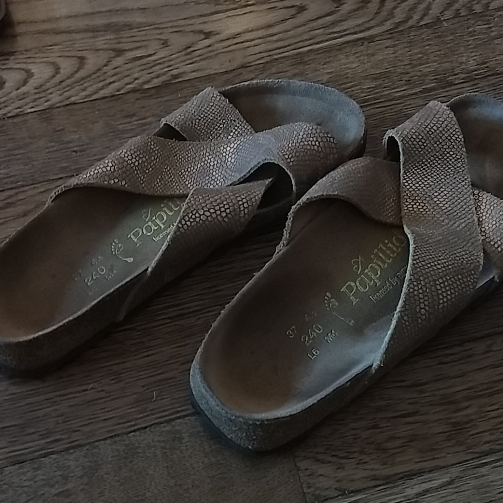 Rose gold Birkenstocks!